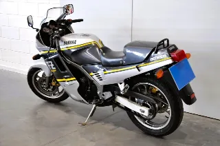 Foto 19 di 19: Yamaha FZ 750 FMI UNIPRO REALE !!!