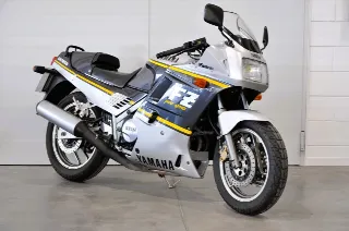 Foto 1 di 19: Yamaha FZ 750 FMI UNIPRO REALE !!!