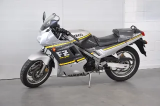 Foto 4 di 19: Yamaha FZ 750 FMI UNIPRO REALE !!!