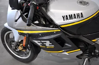 Foto 9 di 19: Yamaha FZ 750 FMI UNIPRO REALE !!!