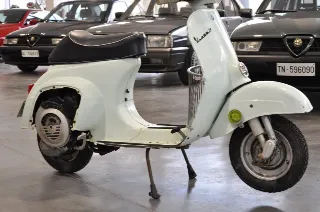 Foto 12 di 13: Piaggio VESPA 50 N