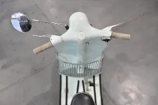 Foto 4 di 13: Piaggio VESPA 50 N