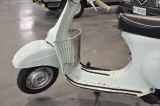 Foto 8 di 13: Piaggio VESPA 50 N