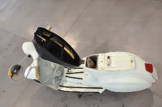Foto 9 di 13: Piaggio VESPA 50 N