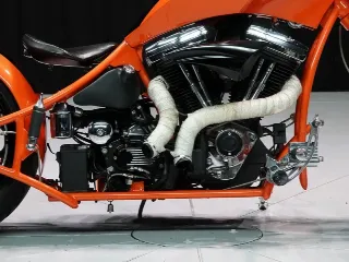 Foto 12 di 40: Harley-Davidson Dyna