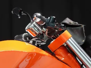 Foto 16 di 40: Harley-Davidson Dyna