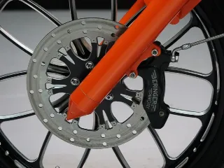 Foto 36 di 40: Harley-Davidson Dyna