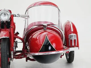 Foto 12 di 40: Moto Guzzi Falcone + Sidecar