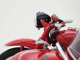 Foto 26 di 40: Moto Guzzi Falcone + Sidecar