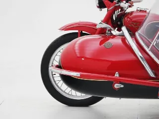 Foto 28 di 40: Moto Guzzi Falcone + Sidecar