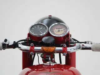 Foto 33 di 40: Moto Guzzi Falcone + Sidecar