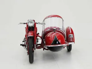 Foto 9 di 40: Moto Guzzi Falcone + Sidecar