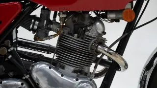Foto 15 di 40: Norton Commando 750 S