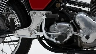 Foto 17 di 40: Norton Commando 750 S