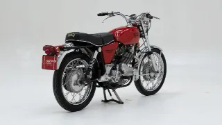 Foto 2 di 40: Norton Commando 750 S