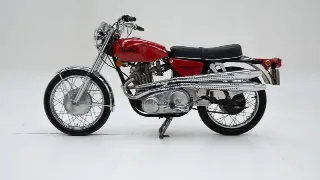 Foto 31 di 40: Norton Commando 750 S
