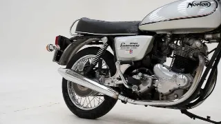 Foto 18 di 40: Norton Commando 850