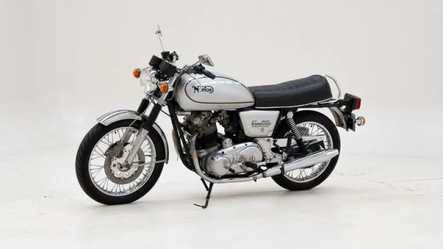 Norton Commando 850