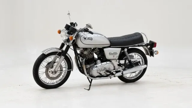 Norton Commando 850