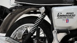 Foto 21 di 40: Norton Commando 850