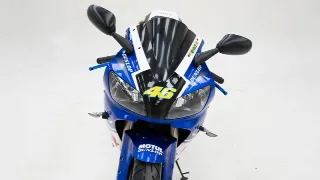 Foto 10 di 40: Yamaha YZFR1