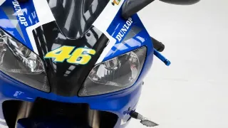 Foto 12 di 40: Yamaha YZFR1