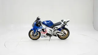 Foto 24 di 40: Yamaha YZFR1