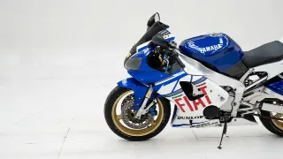 Foto 25 di 40: Yamaha YZFR1