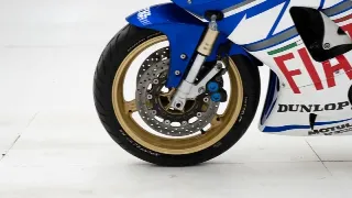 Foto 26 di 40: Yamaha YZFR1