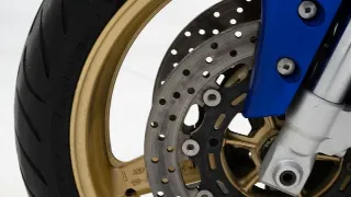 Foto 27 di 40: Yamaha YZFR1