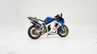 Foto 2 di 40: Yamaha YZFR1