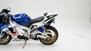 Foto 39 di 40: Yamaha YZFR1