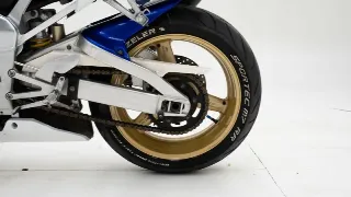 Foto 40 di 40: Yamaha YZFR1