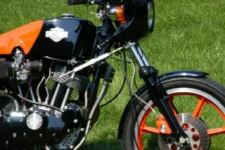 Foto 2 di 6: Harley Davidson XR1000