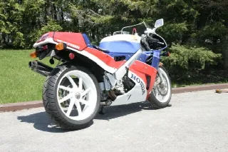 Foto 5 di 6: Honda Motorcycles VFR750