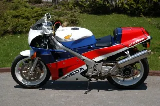 Foto 6 di 6: Honda Motorcycles VFR750