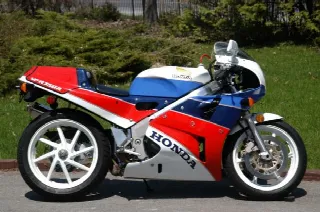 Foto 4 di 6: Honda Motorcycles VFR750