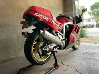 Foto 3 di 10: Suzuki Gsxr