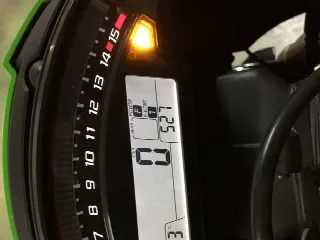 Foto 4 di 5: Kawasaki ZX 10R