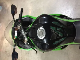 Foto 3 di 5: Kawasaki ZX 10R