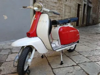 Foto 1 di 3: Lambretta LI 150 3° serie
