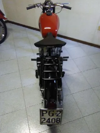 Foto 3 di 5: Gilera 150 Sport