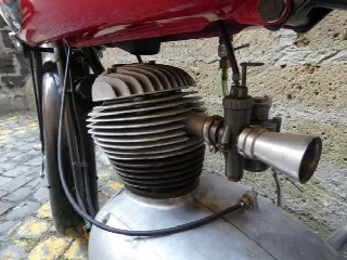Foto 2 di 11: Gilera 125 T Four Stroke
