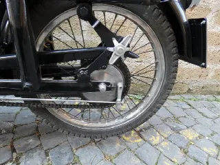 Foto 5 di 11: Gilera 125 T Four Stroke