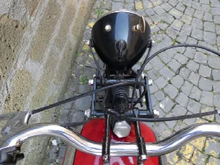 Foto 7 di 11: Gilera 125 T Four Stroke