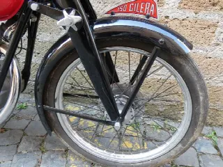 Foto 8 di 11: Gilera 125 T Four Stroke