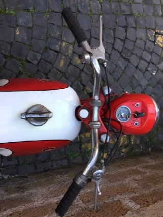 Foto 7 di 12: Gilera 300 B Extra