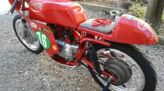Foto 5 di 7: Aermacchi Harley Davidson 250
