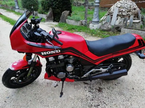 Honda Motorcycles RC 17 CBX 750