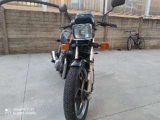 Foto 1 di 9: Suzuki Gsx750e